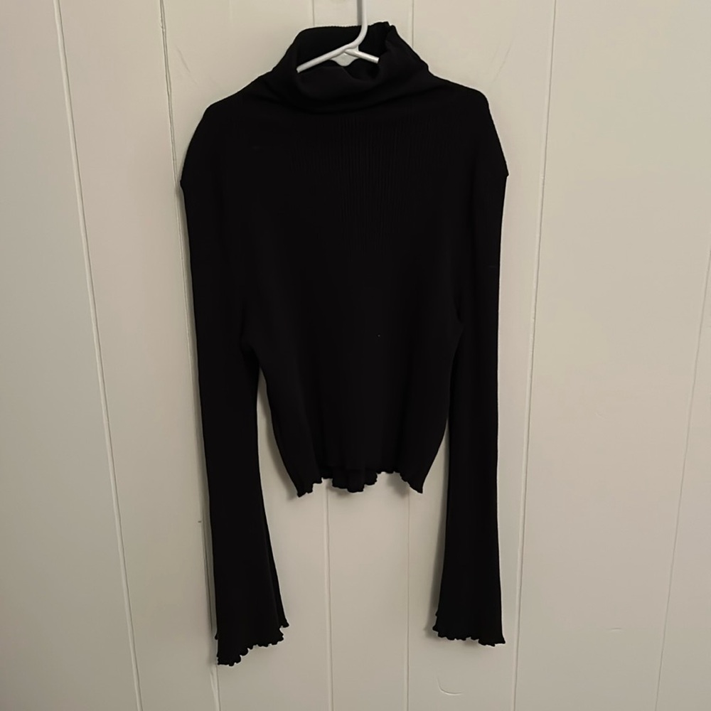 SHEIN CURVE Lettuce Trim Bell Sleeve Cropped Turtleneck